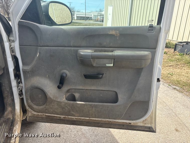 image for item EV2853 2008 Chevrolet Silverado 1500 utility bed pickup truck