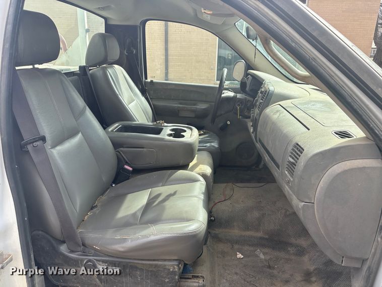 image for item EV2853 2008 Chevrolet Silverado 1500 utility bed pickup truck