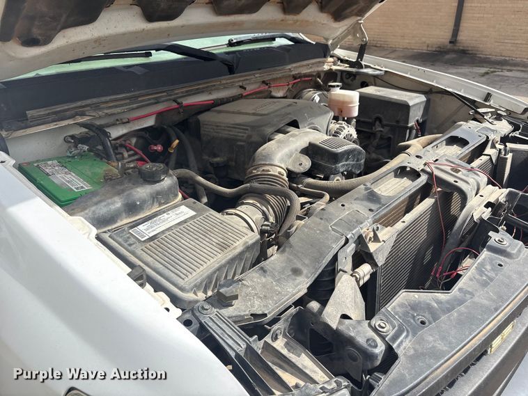 image for item EV2853 2008 Chevrolet Silverado 1500 utility bed pickup truck