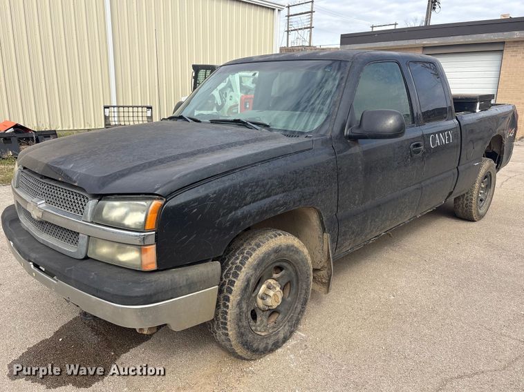 image for item EV2854 2003 Chevrolet Silverado 1500 Ext. Cab pickup truck