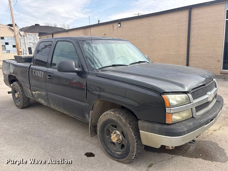 image for item EV2854 2003 Chevrolet Silverado 1500 Ext. Cab pickup truck