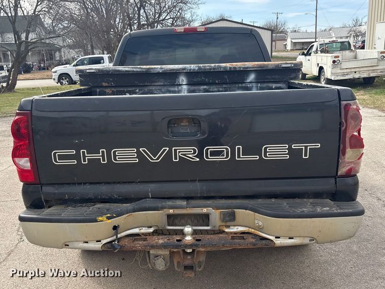 image for item EV2854 2003 Chevrolet Silverado 1500 Ext. Cab pickup truck