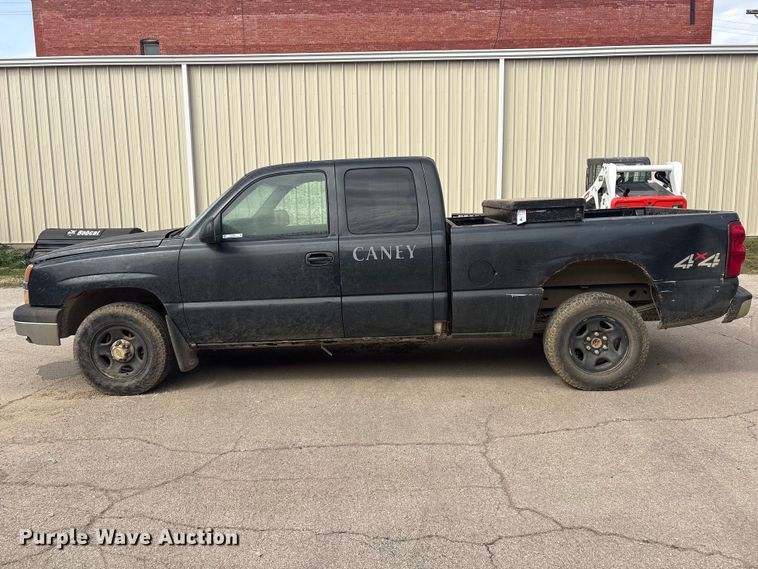 image for item EV2854 2003 Chevrolet Silverado 1500 Ext. Cab pickup truck