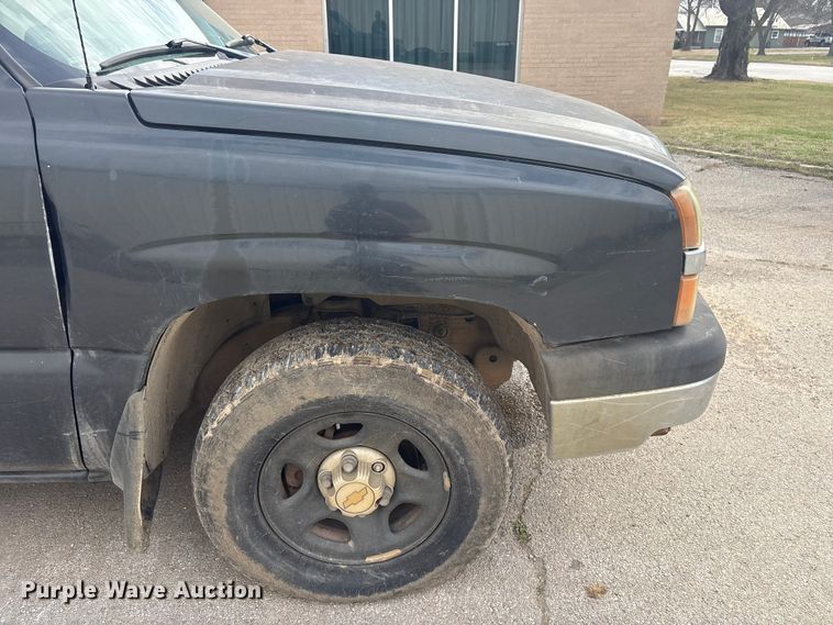 image for item EV2854 2003 Chevrolet Silverado 1500 Ext. Cab pickup truck