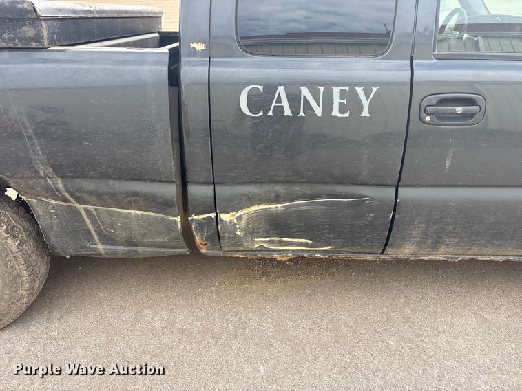 image for item EV2854 2003 Chevrolet Silverado 1500 Ext. Cab pickup truck