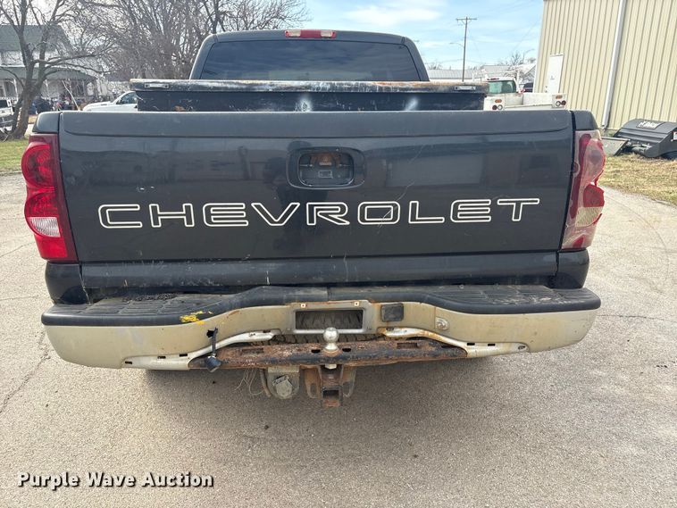image for item EV2854 2003 Chevrolet Silverado 1500 Ext. Cab pickup truck