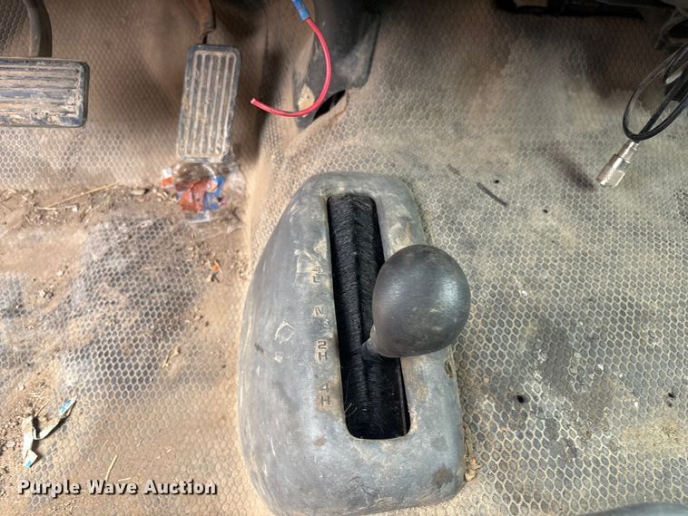 image for item EV2854 2003 Chevrolet Silverado 1500 Ext. Cab pickup truck