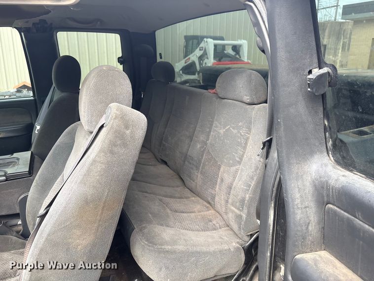 image for item EV2854 2003 Chevrolet Silverado 1500 Ext. Cab pickup truck