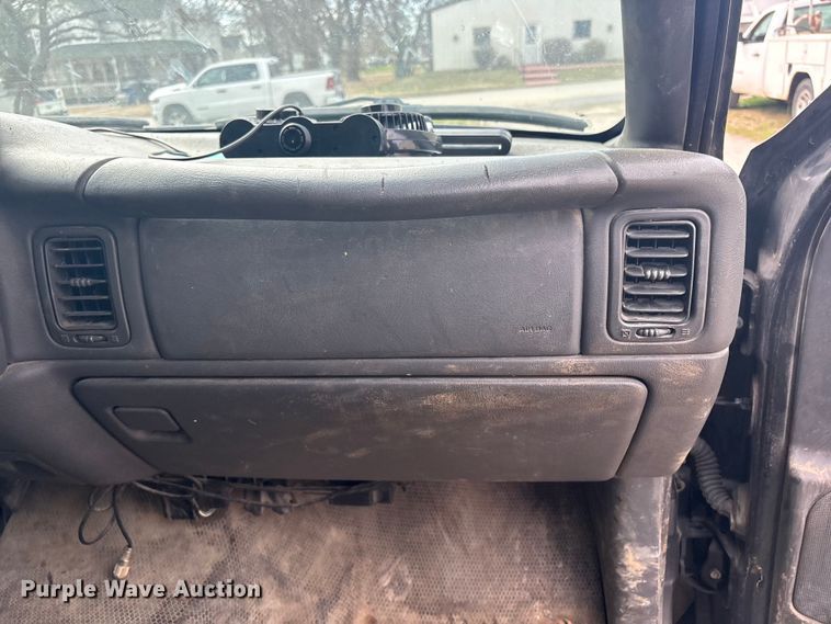 image for item EV2854 2003 Chevrolet Silverado 1500 Ext. Cab pickup truck