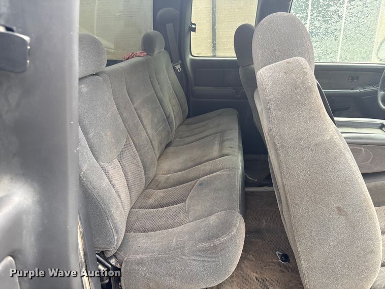 image for item EV2854 2003 Chevrolet Silverado 1500 Ext. Cab pickup truck