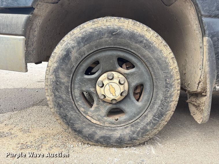 image for item EV2854 2003 Chevrolet Silverado 1500 Ext. Cab pickup truck