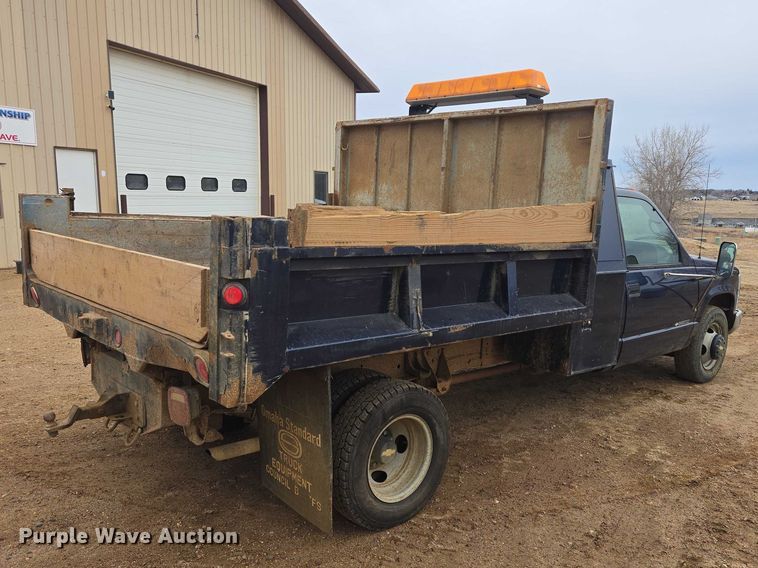 image for item EV5594 1999 Chevrolet 3500 flatbed pickup truck