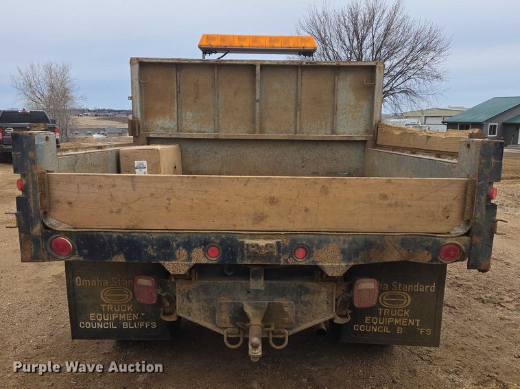 image for item EV5594 1999 Chevrolet 3500 flatbed pickup truck