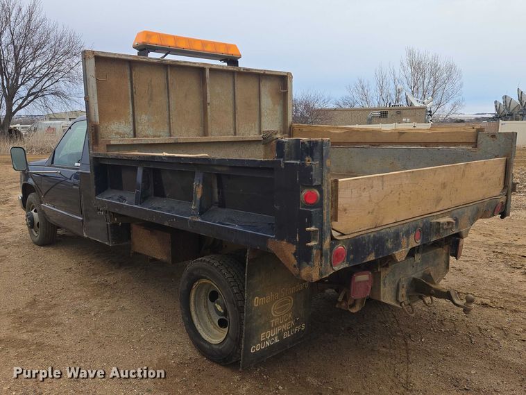 image for item EV5594 1999 Chevrolet 3500 flatbed pickup truck