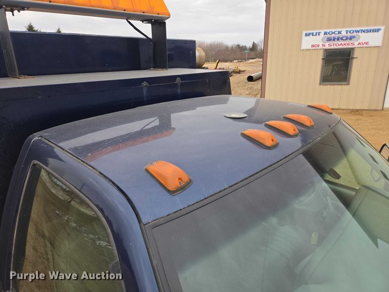 image for item EV5594 1999 Chevrolet 3500 flatbed pickup truck