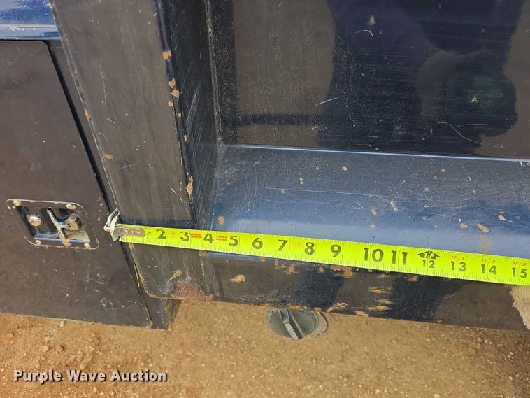 image for item EV5594 1999 Chevrolet 3500 flatbed pickup truck