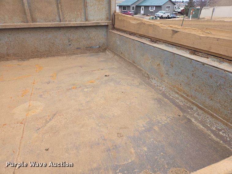 image for item EV5594 1999 Chevrolet 3500 flatbed pickup truck