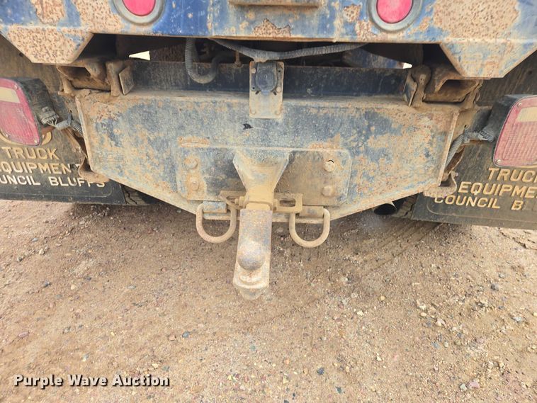 image for item EV5594 1999 Chevrolet 3500 flatbed pickup truck