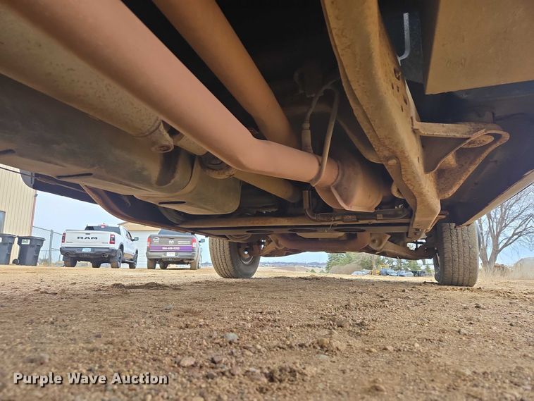 image for item EV5594 1999 Chevrolet 3500 flatbed pickup truck