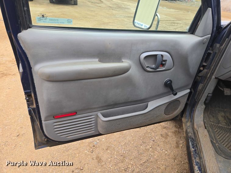 image for item EV5594 1999 Chevrolet 3500 flatbed pickup truck