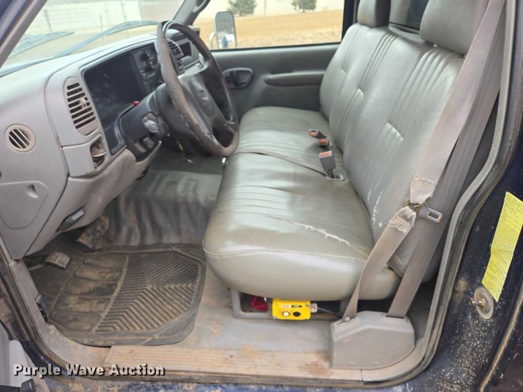 image for item EV5594 1999 Chevrolet 3500 flatbed pickup truck