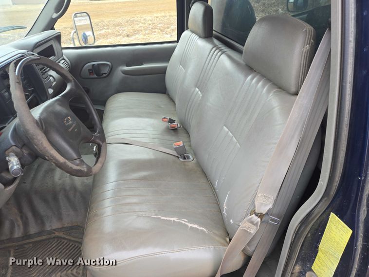 image for item EV5594 1999 Chevrolet 3500 flatbed pickup truck