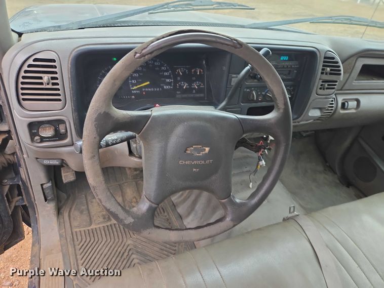 image for item EV5594 1999 Chevrolet 3500 flatbed pickup truck