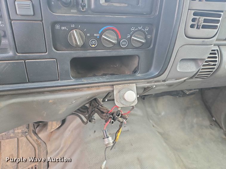 image for item EV5594 1999 Chevrolet 3500 flatbed pickup truck