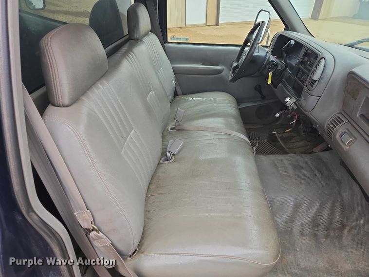 image for item EV5594 1999 Chevrolet 3500 flatbed pickup truck