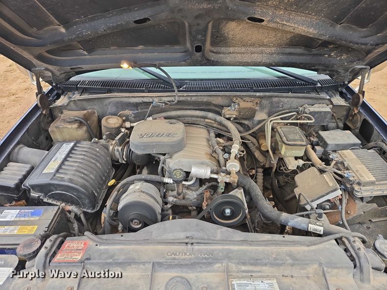 image for item EV5594 1999 Chevrolet 3500 flatbed pickup truck