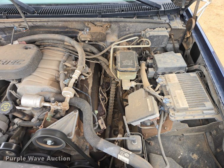 image for item EV5594 1999 Chevrolet 3500 flatbed pickup truck