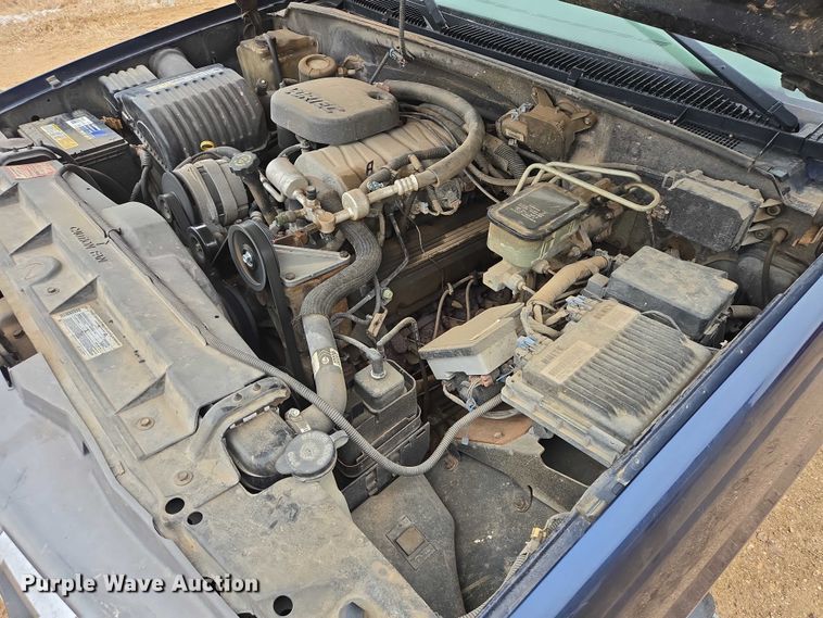 image for item EV5594 1999 Chevrolet 3500 flatbed pickup truck