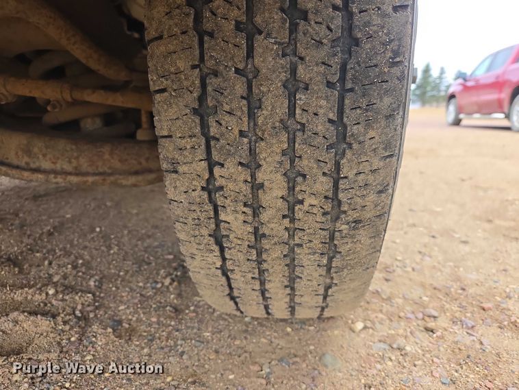 image for item EV5594 1999 Chevrolet 3500 flatbed pickup truck