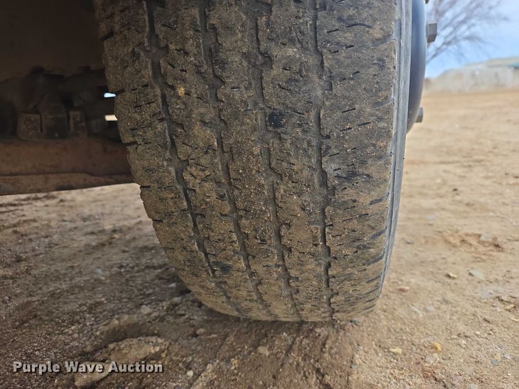 image for item EV5594 1999 Chevrolet 3500 flatbed pickup truck