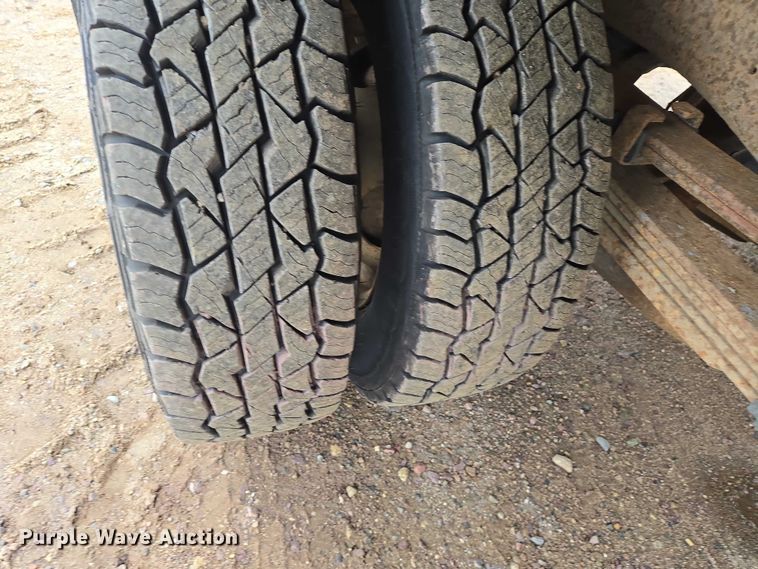 image for item EV5594 1999 Chevrolet 3500 flatbed pickup truck