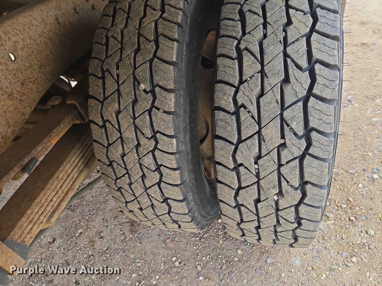 image for item EV5594 1999 Chevrolet 3500 flatbed pickup truck