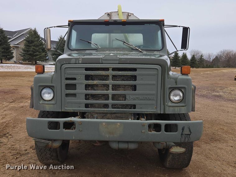 image for item EV5595 1988 International S1900 tank truck