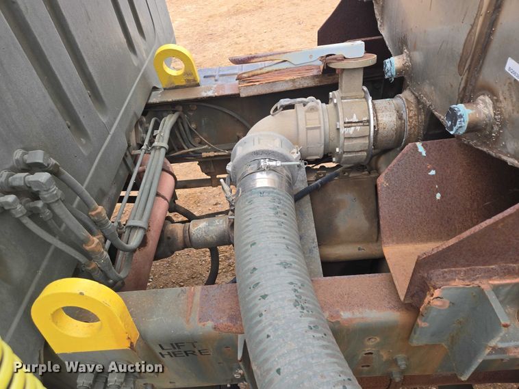 image for item EV5595 1988 International S1900 tank truck