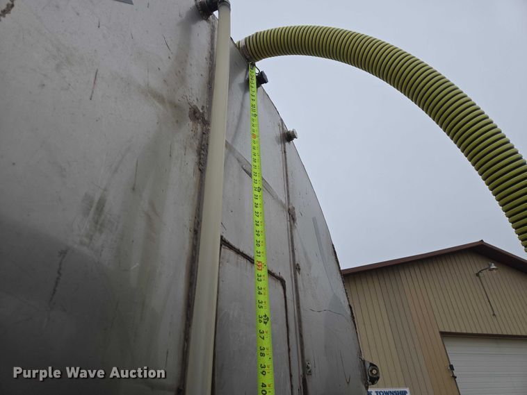 image for item EV5595 1988 International S1900 tank truck