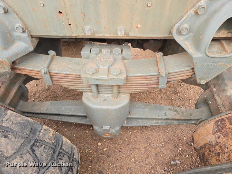 image for item EV5595 1988 International S1900 tank truck