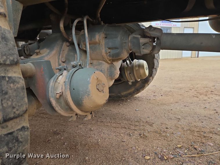 image for item EV5595 1988 International S1900 tank truck