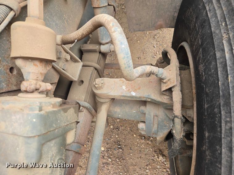 image for item EV5595 1988 International S1900 tank truck