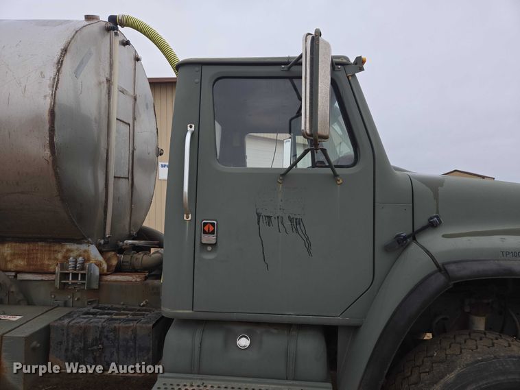 image for item EV5595 1988 International S1900 tank truck