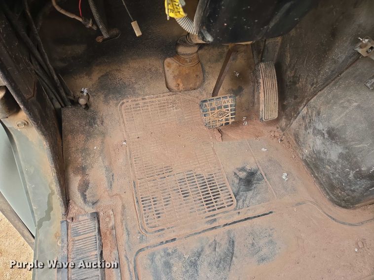 image for item EV5595 1988 International S1900 tank truck