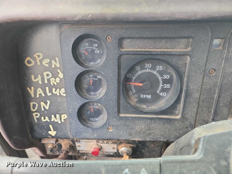 image for item EV5595 1988 International S1900 tank truck