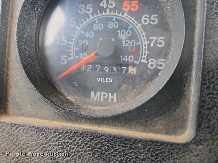 image for item EV5595 1988 International S1900 tank truck