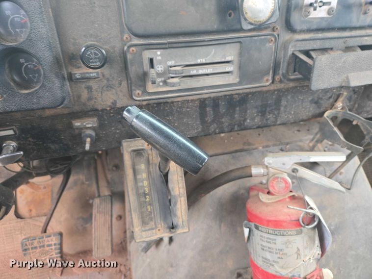 image for item EV5595 1988 International S1900 tank truck