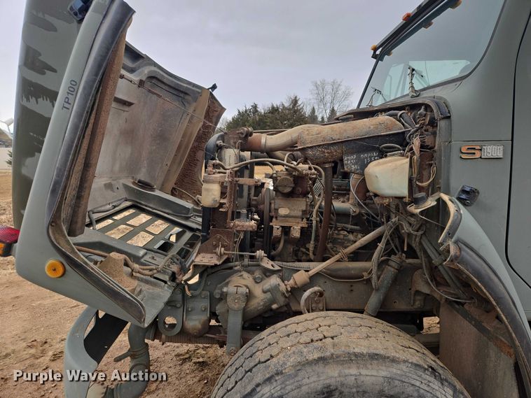 image for item EV5595 1988 International S1900 tank truck