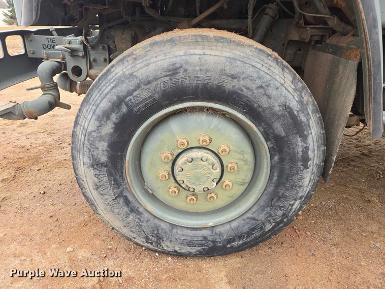 image for item EV5595 1988 International S1900 tank truck