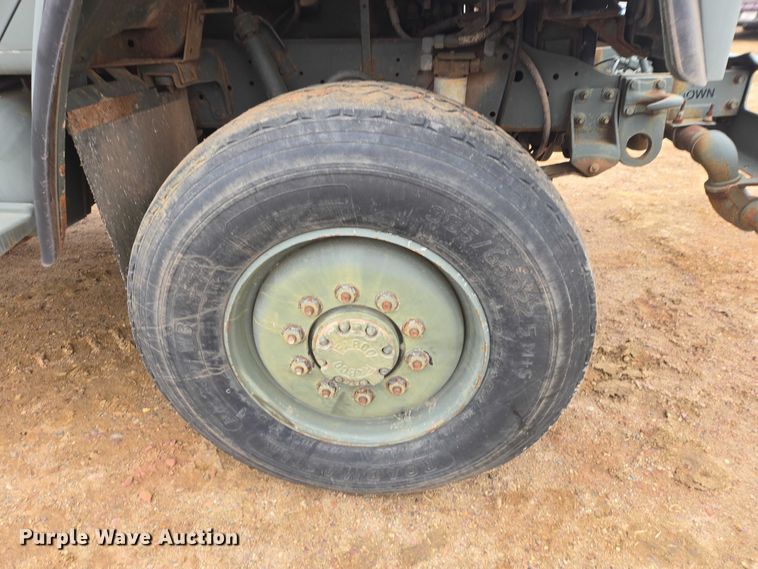 image for item EV5595 1988 International S1900 tank truck